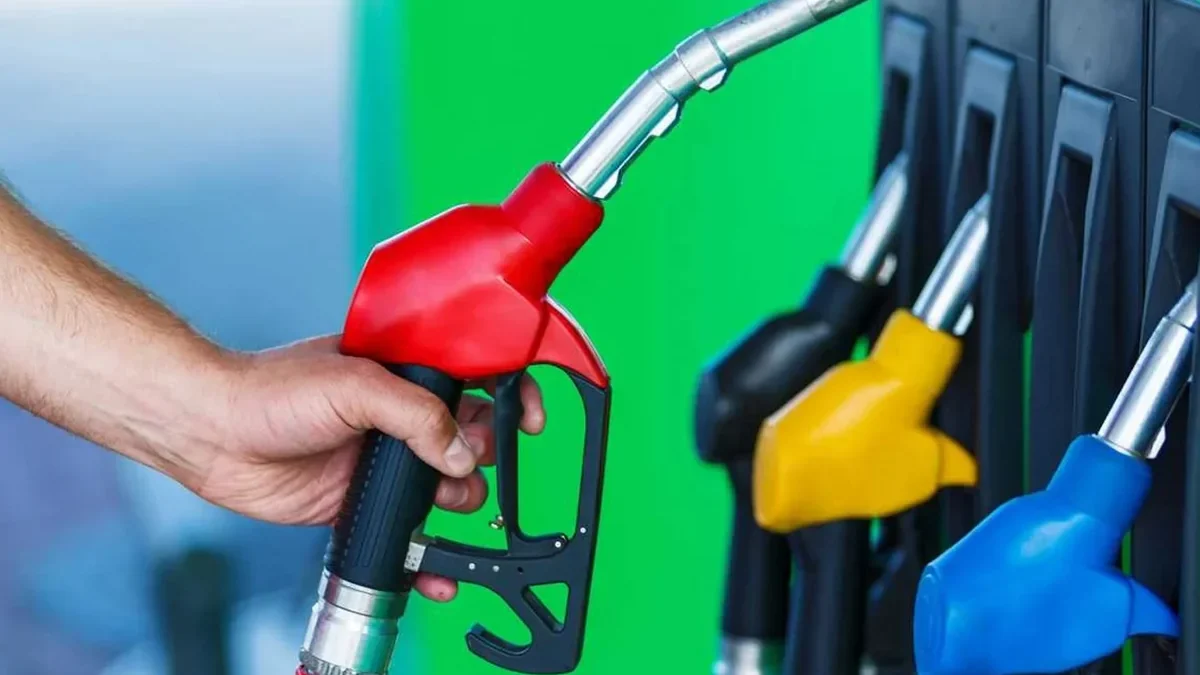 Le président américain annonce une forte baisse des prix du diesel