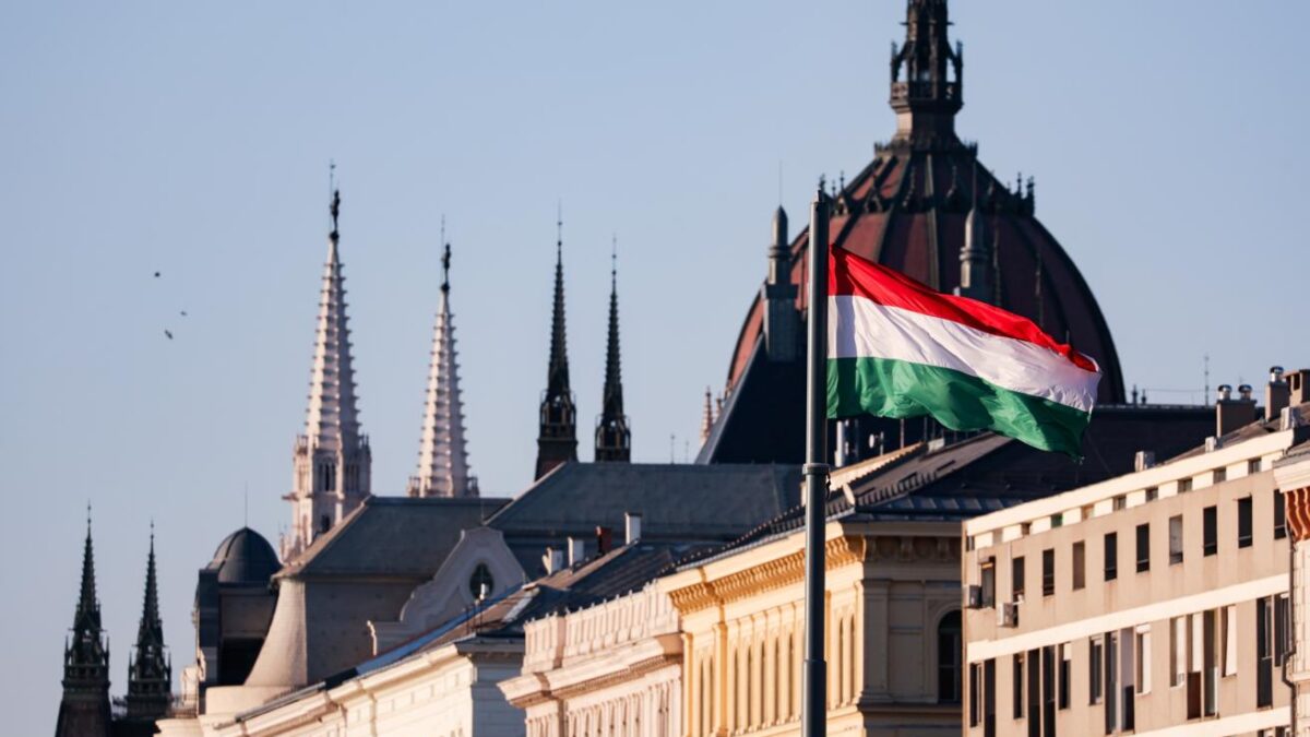 La Hongrie lève son veto : les négociations d&rsquo;adhésion de l&rsquo;Ukraine et de la Moldavie à l&rsquo;UE reprennent