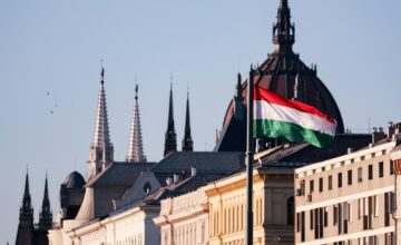 La Hongrie lève son veto : les négociations d&rsquo;adhésion de l&rsquo;Ukraine et de la Moldavie à l&rsquo;UE reprennent