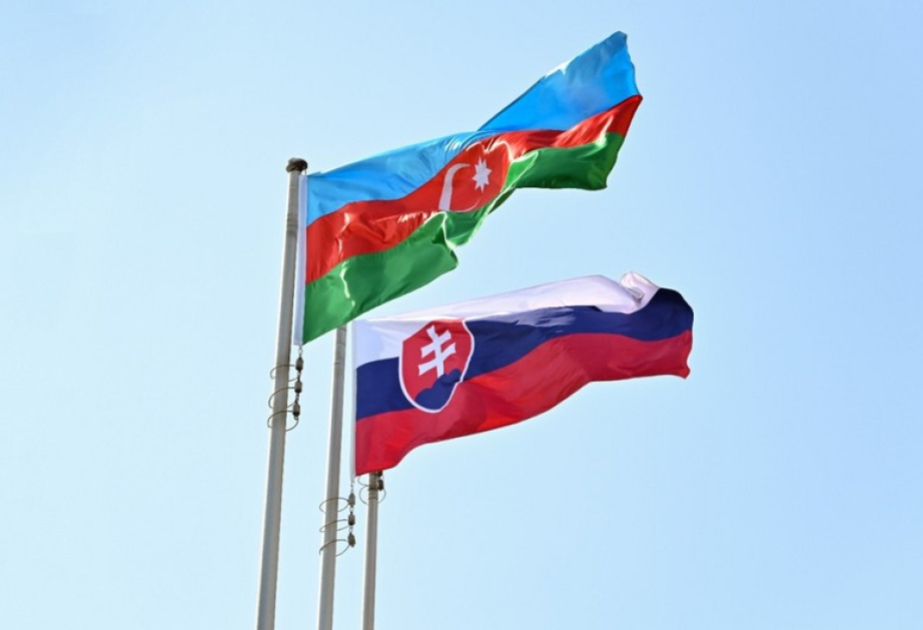 Échange d&rsquo;informations confidentielles entre l&rsquo;Azerbaïdjan et la Slovaquie