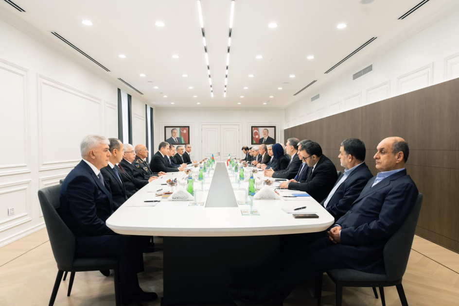 Vilayet Eyvazov rencontre son homologue iranien