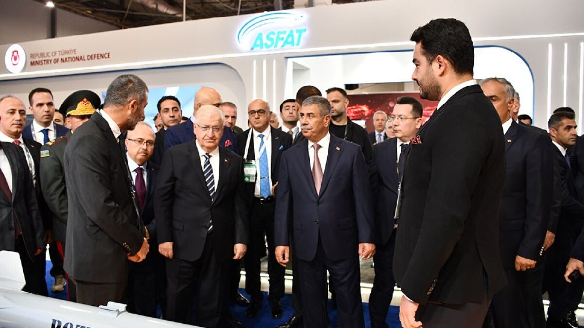 Les ministres de la Défense de l&rsquo;Azerbaïdjan et de la Turquie ont visité l&rsquo;exposition « ADEX 2026 »