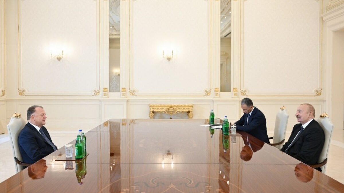 Le président Ilham Aliyev a reçu le président de la Fédération Internationale de Judo