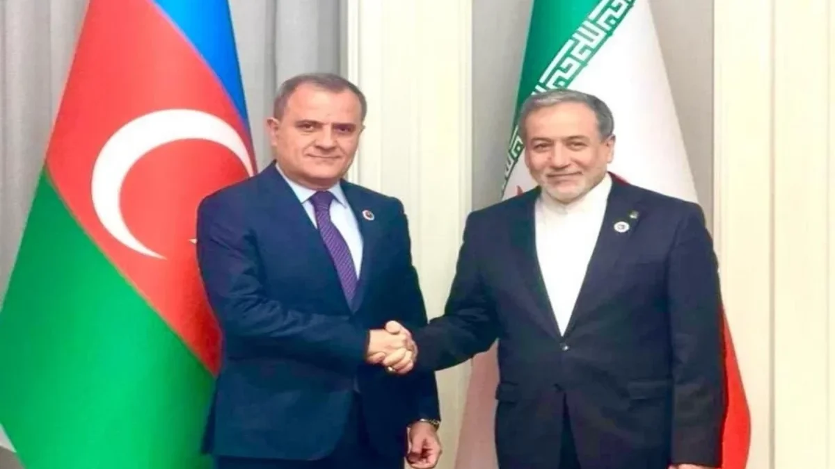 Jeyhun Bayramov s&rsquo;entretient par téléphone avec le chef du ministère iranien des Affaires étrangères