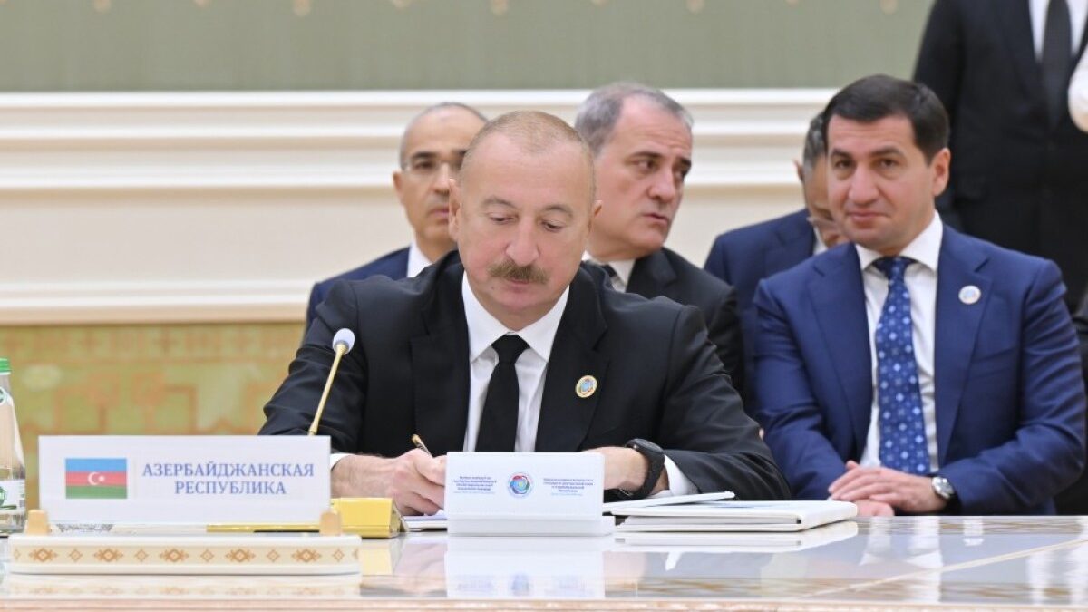Cérémonie de signature de documents à Turkmenbashi