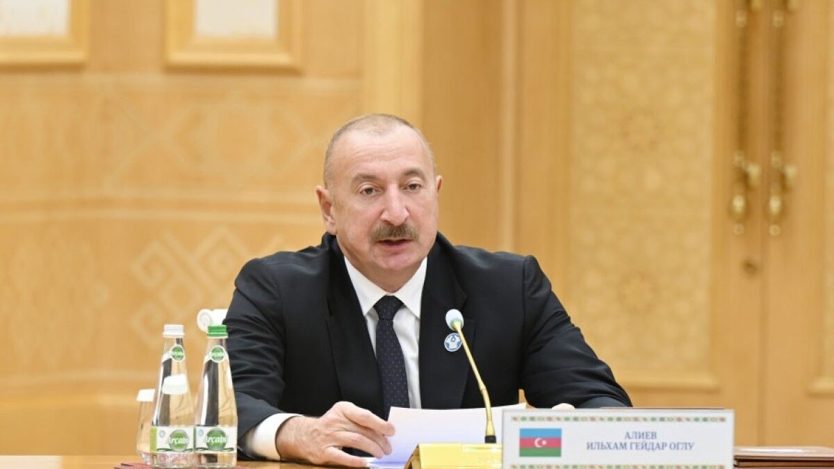 Une réunion élargie du Conseil des chefs d&rsquo;État de la CEI se tient à Turkmenbashi, le Président participe à l&rsquo;événement
