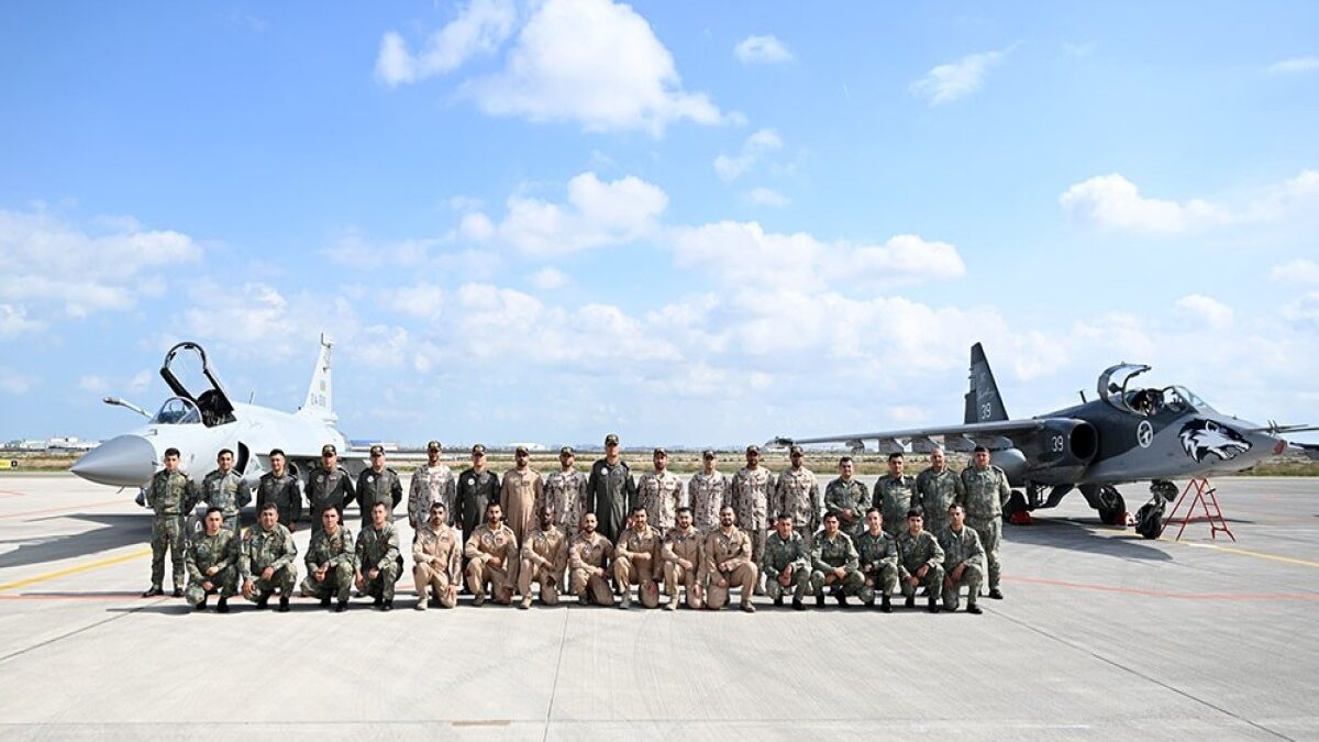 Exercice tactique et de vol conjoint Azerbaïdjan-EAU – VIDÉO