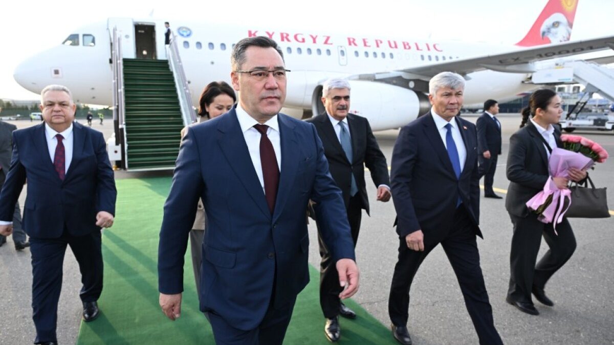 Le président kirghiz est arrivé en Azerbaïdjan