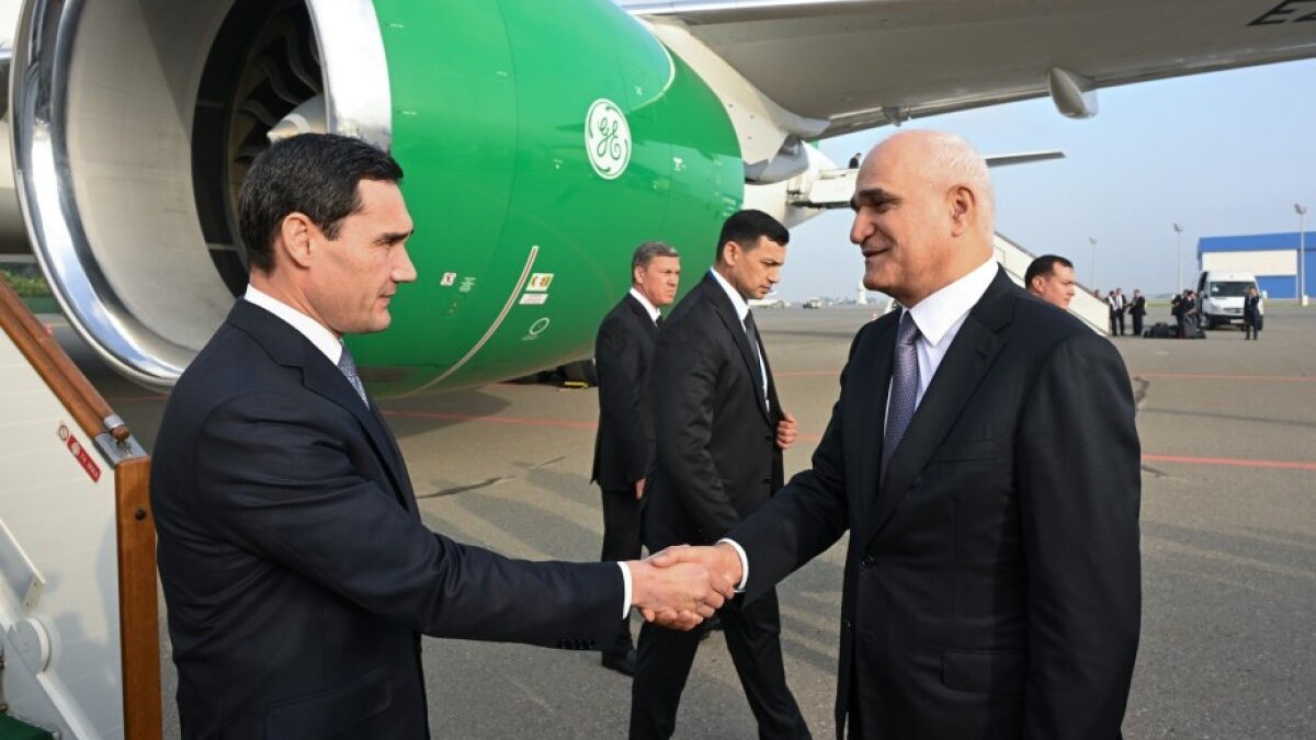Le président du Turkménistan est arrivé en Azerbaïdjan