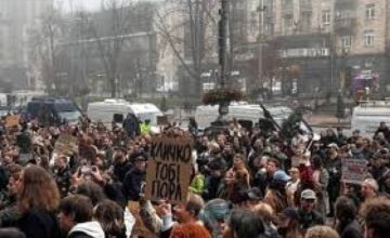 Une manifestation à Kiev exige la démission de Klitschko