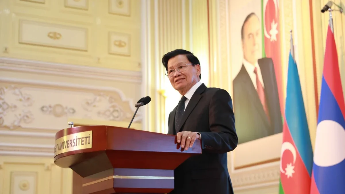 Le président du Laos rencontre les étudiants de l&rsquo;Université d&rsquo;État de Bakou