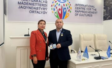 Aqil Alasgar décoré de l&rsquo;ordre Tokayev lors d&rsquo;une conférence internationale au Kazakhstan – PHOTOS