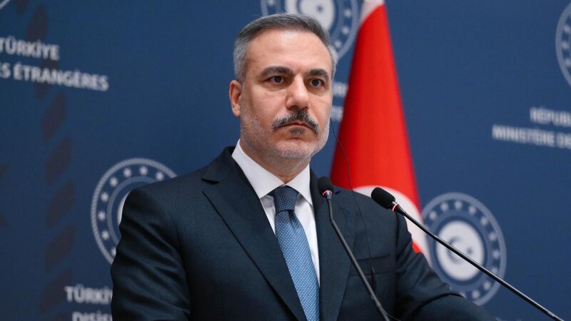 Hakan Fidan arrive en Azerbaïdjan