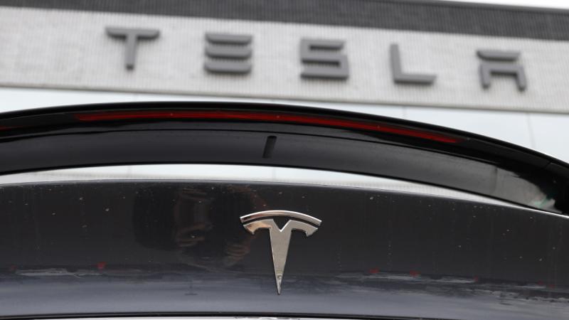 Elon Musk présente une Tesla volante